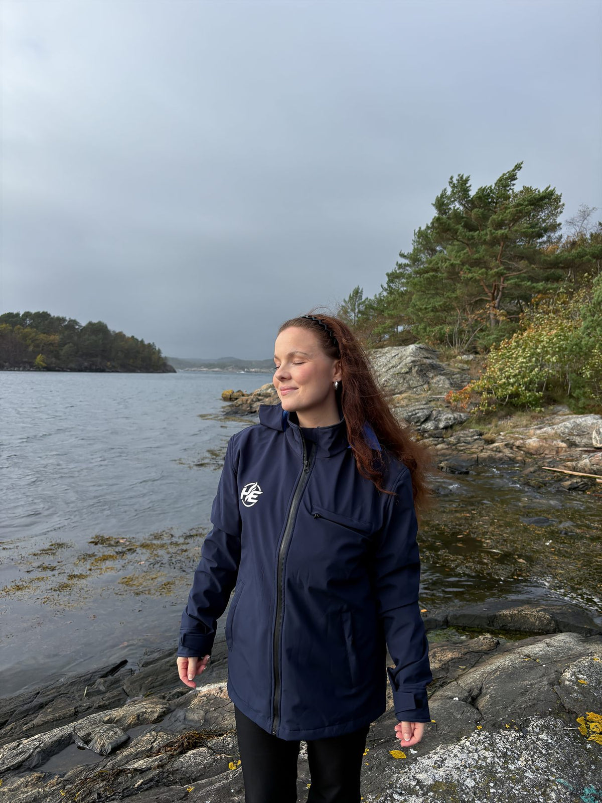 Heatelite varmejakke brukt ved kysten